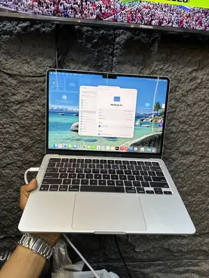 Laptop Apple MacBook Air 2025 M4 16GB Apple M4 SSD 512GB