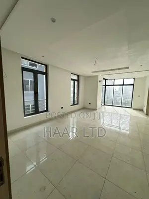 3bdrm Apartment in Lekki Phase 1 for sale