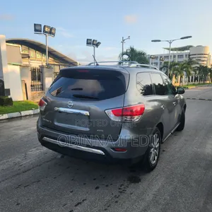 Nissan Pathfinder 2016 Gray