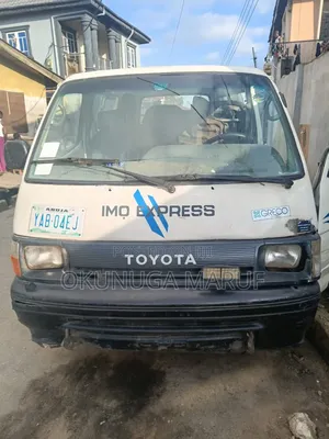 Toyota HiAce 1998 White