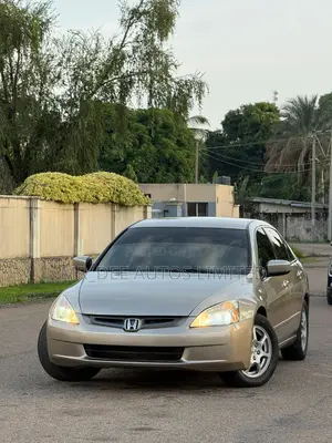 Honda Accord 2005 Gold