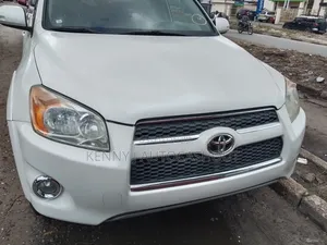 Toyota RAV4 2011 White