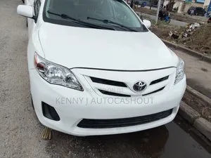 Toyota Corolla 2011 White