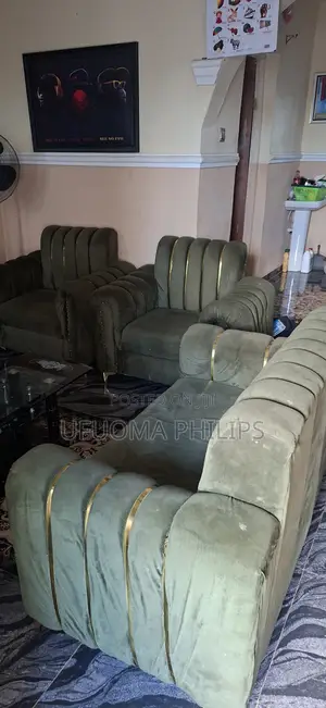 Neatly Used Sitting Room Chairs