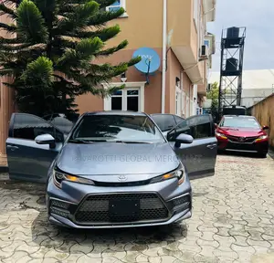 Toyota Corolla XSE 2020 Blue