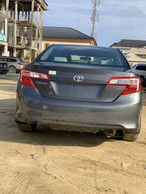 Toyota Camry LE 4dr Sedan (2.5L 4cyl 6A) 2012 Gray