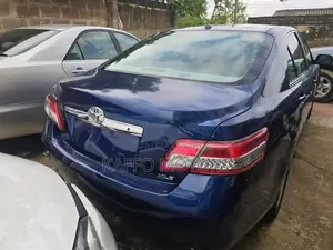 Toyota Camry XLE 4dr Sedan (2.5L 4cyl 6AM) 2010 Blue