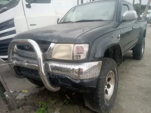 Toyota Pickup With Auxiliary 4*4 Tokunbo