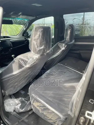 New Toyota Hilux 2025 Black