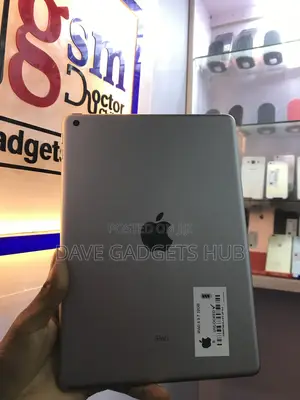 Apple iPad 9.7 32 GB Black