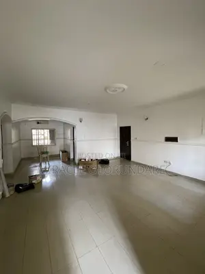 3bdrm Block of Flats in Wuye for rent