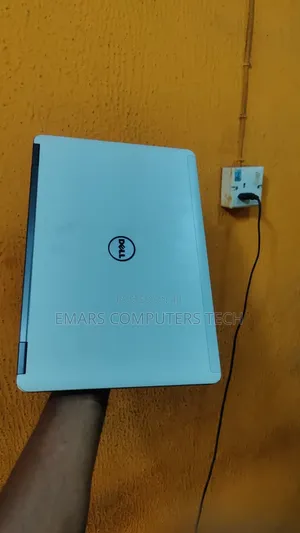 Laptop Dell Latitude 7400 8GB Intel Core i5 SSD 128GB