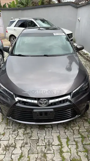 Toyota Camry XLE V6 4dr Sedan (3.6L 6cyl 6A) 2016 Gray