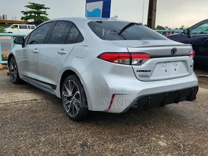 Toyota Corolla SE 2024 Silver