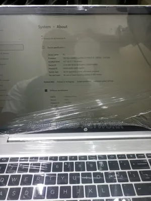 Laptop HP ProBook 450 G8 16GB Intel Core i5 SSHD+SSD 256GB