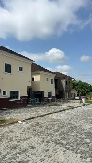4bdrm Duplex in Durumi for sale
