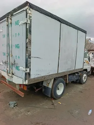 Nigeria Used Toyota Dyna 200 Cover Body 3rz Petrol Engine