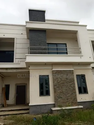 4bdrm Townhouse/Terrace in Wumba for sale