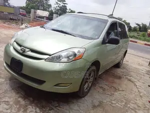 Toyota Sienna 2006 Green