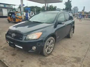 Toyota RAV4 2010 Green
