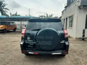 Toyota RAV4 2010 Green