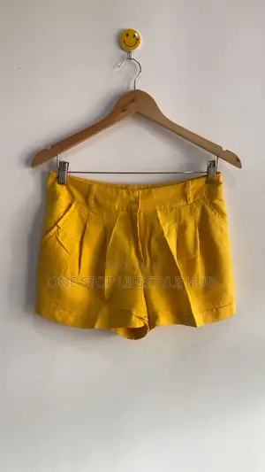 Ladies Premium Pleated Cotton-Linen Shorts - Bright Yellow