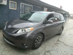 Toyota Sienna 2011 Gray
