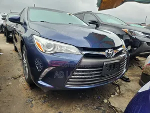 Toyota Camry XLE 4dr Sedan (3.5L 6cyl 6A) 2017 Blue