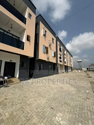 3bdrm Apartment in Along Monastry Road, Sangotedo for sale