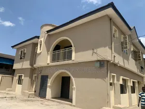 3bdrm Block of Flats in Alishiba Sango Ota for sale
