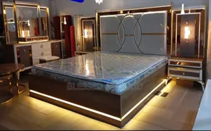 Executive Dressing Bed With Console Mirror