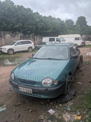 Toyota Corolla 1999 Green