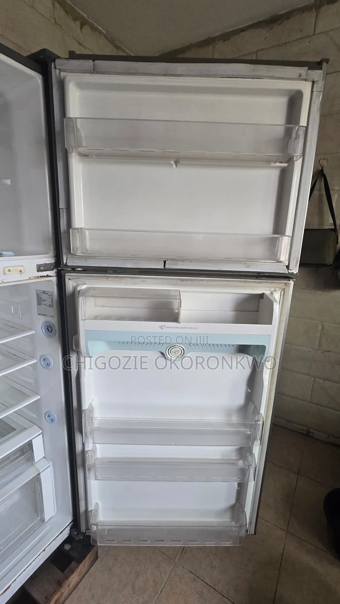 LG Top-Freezer Refrigerator