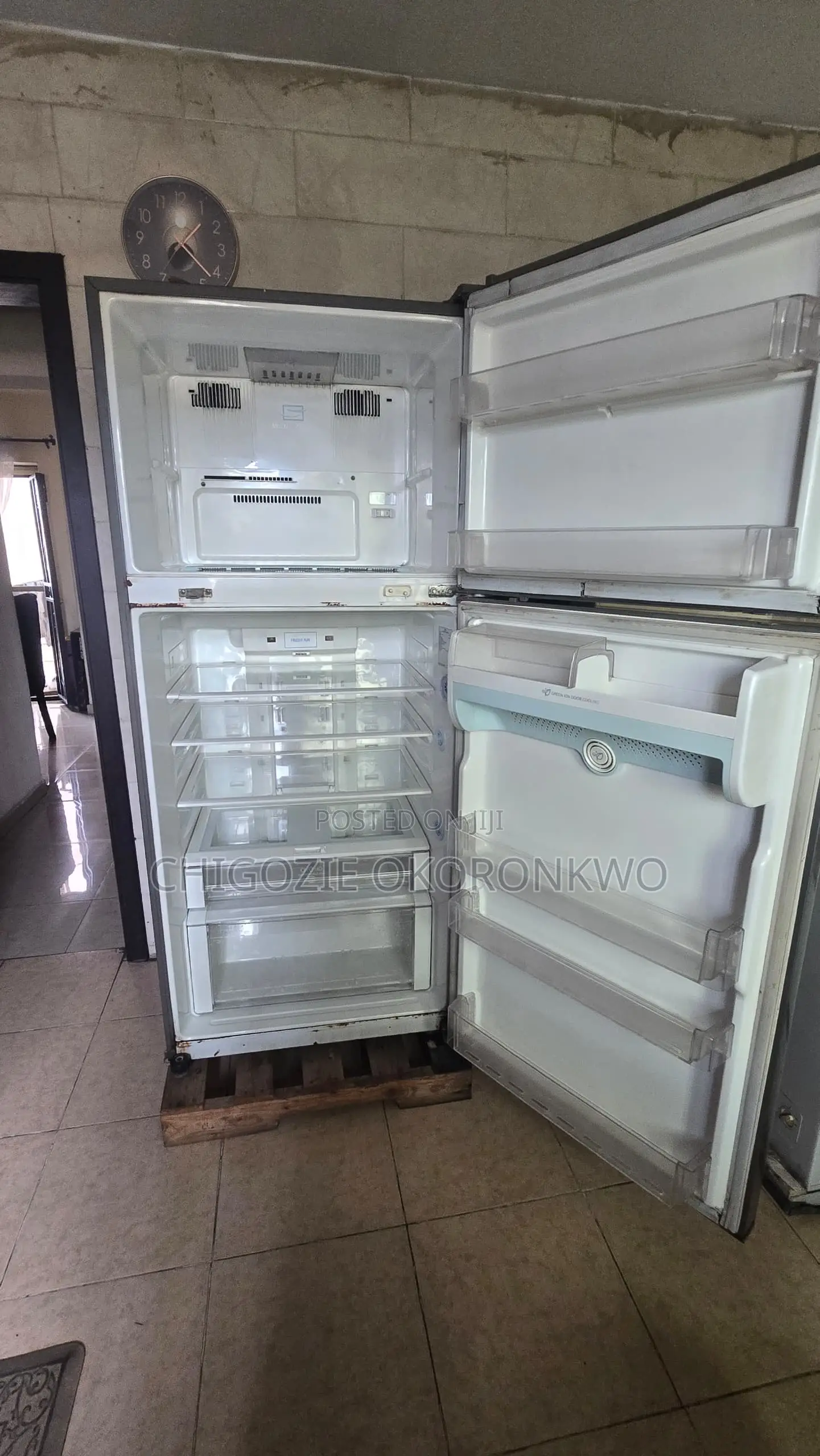 LG Top-Freezer Refrigerator