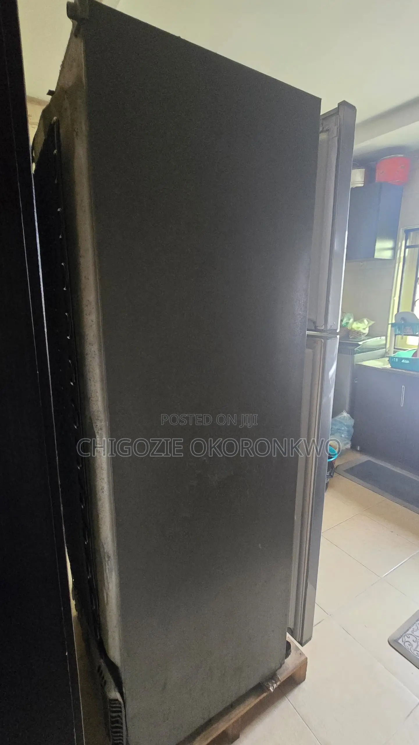 LG Top-Freezer Refrigerator