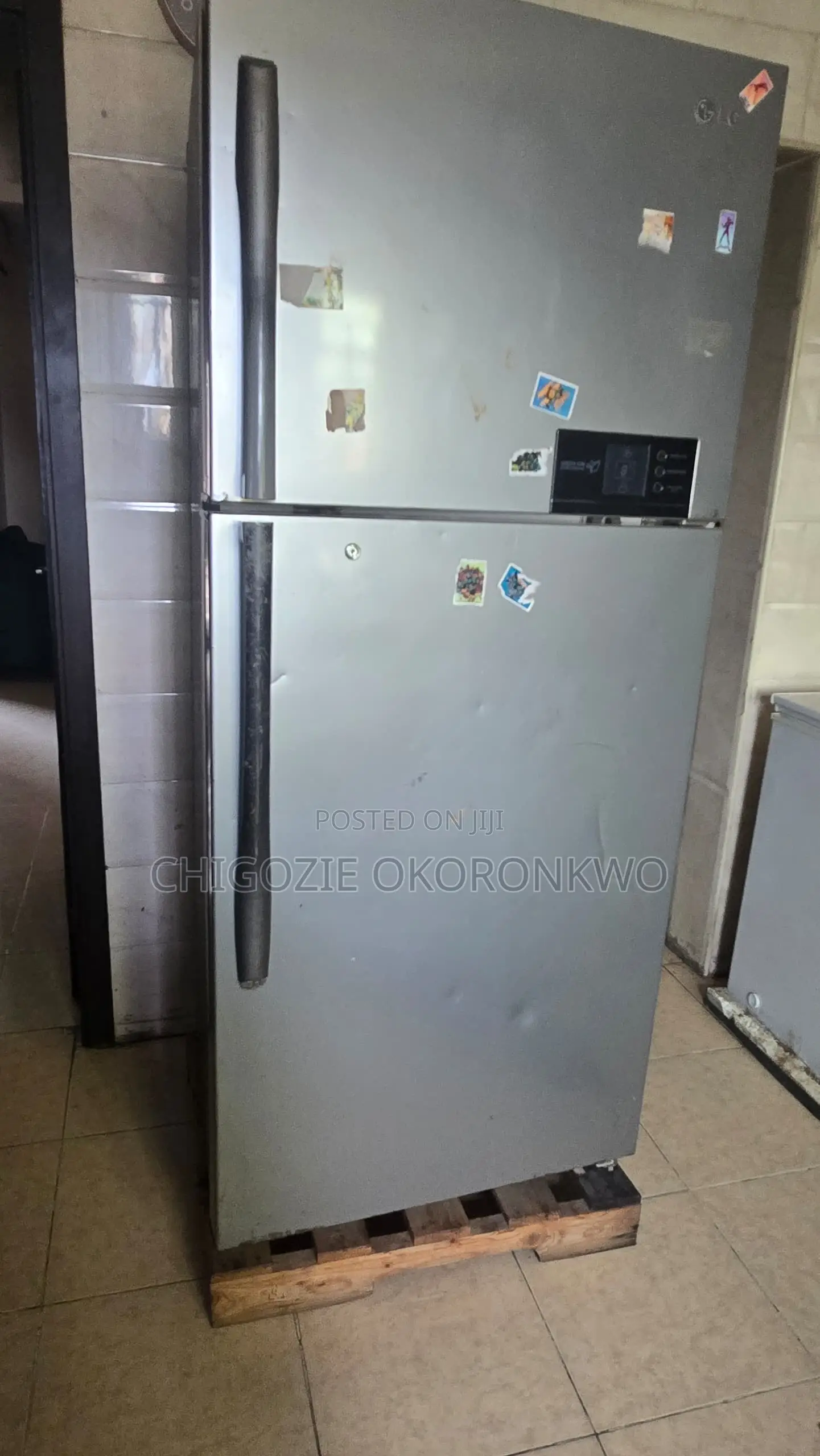LG Top-Freezer Refrigerator