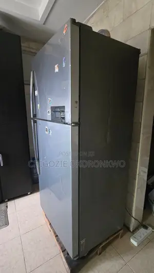 LG Top-Freezer Refrigerator