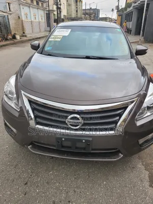 Nissan Altima 2.5 SV 4dr Sedan (2.5L 4cyl CVT) 2014