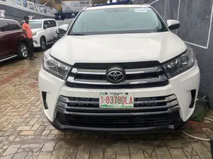 Toyota Highlander XLE V6 4x4 (3.5L 6cyl 6A) 2016 White