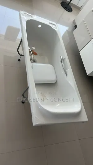 170x70 England Twyford Fiber Bathtub With Handle and Standing Legs