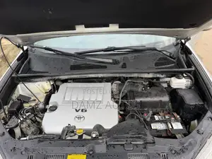 Toyota Highlander SE 2012 Silver