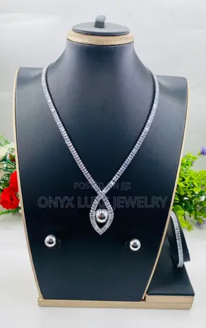 Luxury Women’S Silver-Tone Crystal Jewelry Set