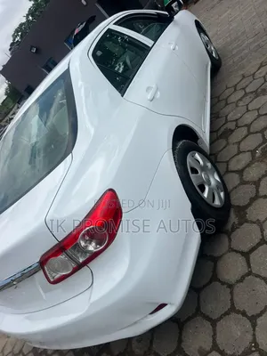 Toyota Corolla 2011 White