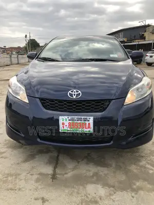 Toyota Matrix Hatchback FWD (1.8L 4cyl 5M) 2010 Blue