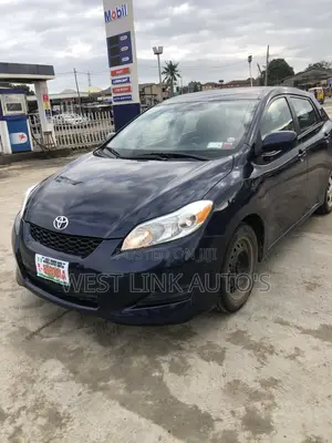 Toyota Matrix Hatchback FWD (1.8L 4cyl 5M) 2010 Blue