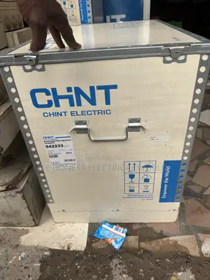 3200 Amps Chent Circuit Breaker