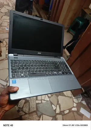Laptop Acer Aspire E5-531 8GB Intel Core i7 HDD 500GB