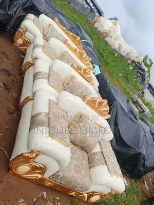 7 Seaters Luxury Royal Sofa With Throw Pillows Like New