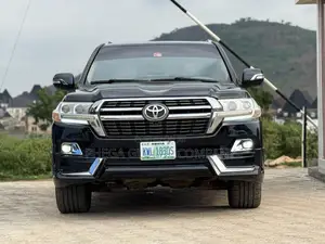 Toyota Land Cruiser 5.7 V8 2011 Black