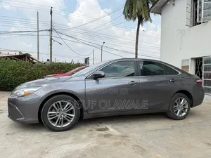 Toyota Camry 2016 Gray